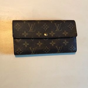 Louis Vuitton Sarah Portefeuille Bifold Wallet